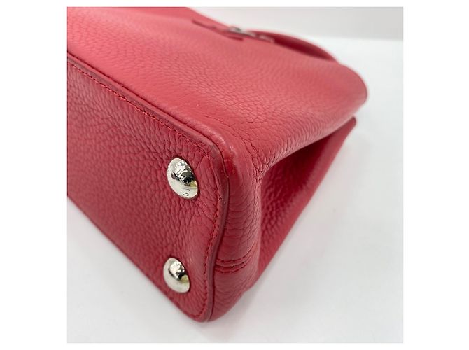 Borsa Louis Vuitton Parciana Capucines BB in rosso - vista 8