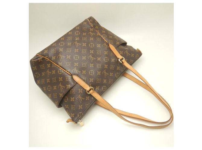 Borsa Tote Louis Vuitton Monogram Totally MM Marrone - vista 3