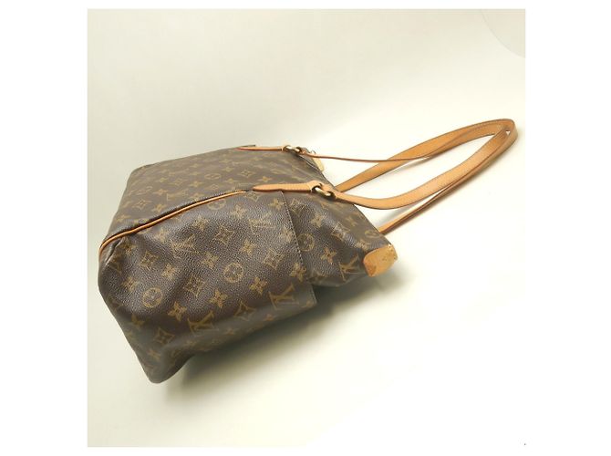 Borsa Tote Louis Vuitton Monogram Totally MM Marrone - vista 4