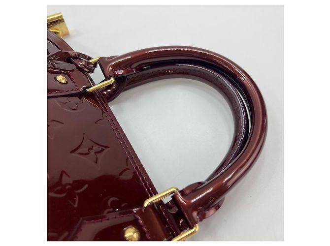Borsa Louis Vuitton Alma in rosso - vista 10