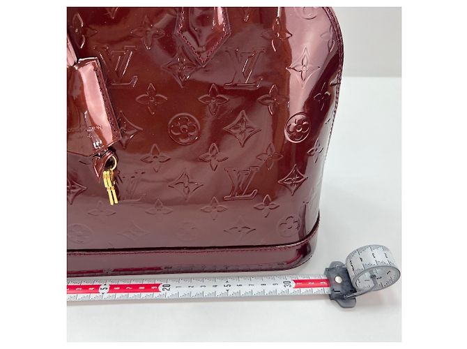 Borsa Louis Vuitton Alma in rosso - vista 4