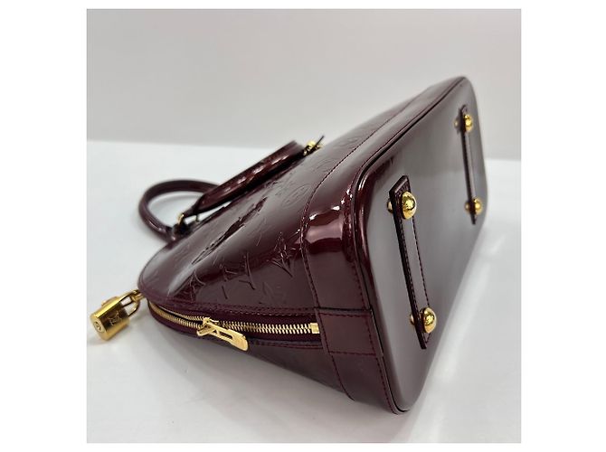 Borsa Louis Vuitton Alma in rosso - vista 8