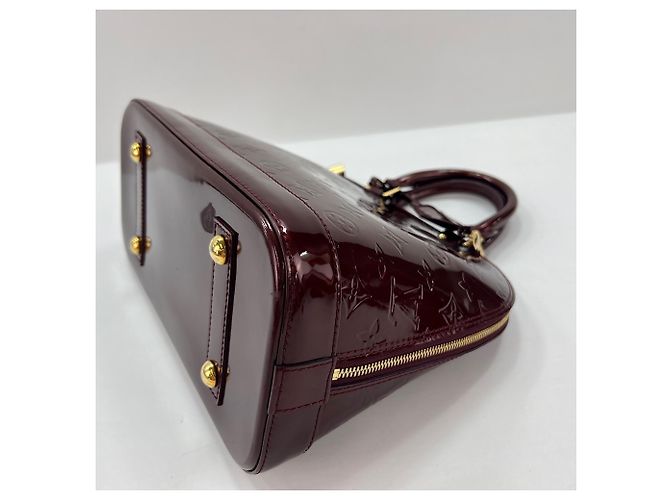 Borsa Louis Vuitton Alma in rosso - vista 9