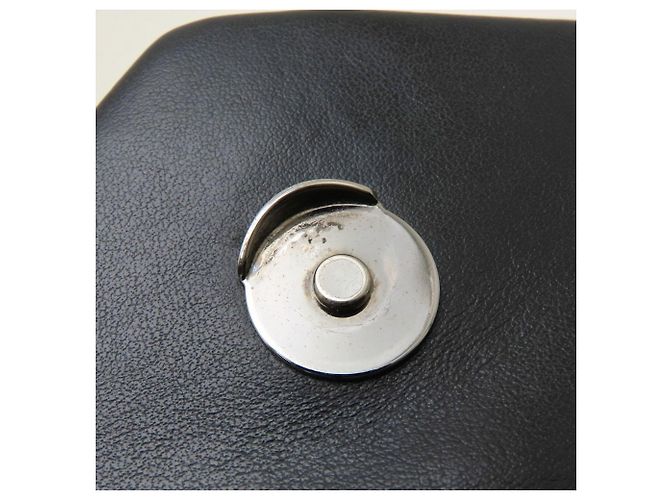 Borsa a tracolla Yves Saint Laurent Lulu Medium Nero - vista 21