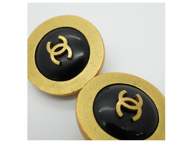 Chanel Clip Earrings in Black and Gold Golden - view 7