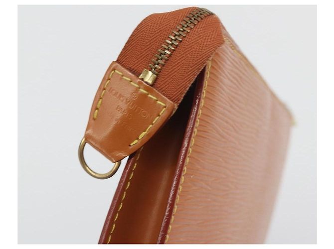Louis Vuitton Pochette Accessoires Epi MM Marron - vue 6