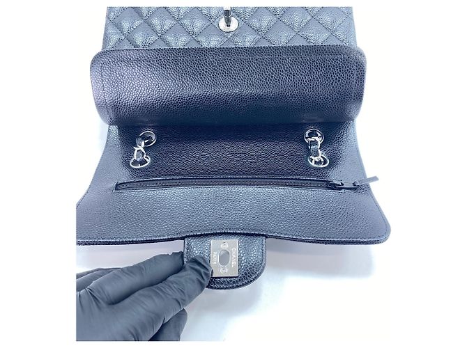 Borsa a spalla piccola Chanel Matelassé in nero - vista 16