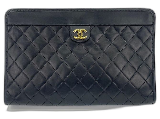 Clutch Chanel Matelassé in Nero - vista 2