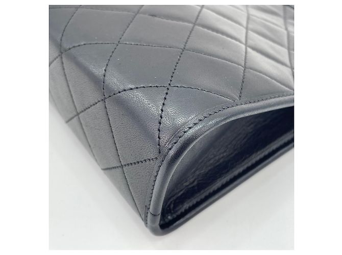 Clutch Chanel Matelassé in Nero - vista 8