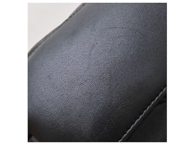Borsa a tracolla Small Puffer Yves Saint Laurent Nero - vista 17