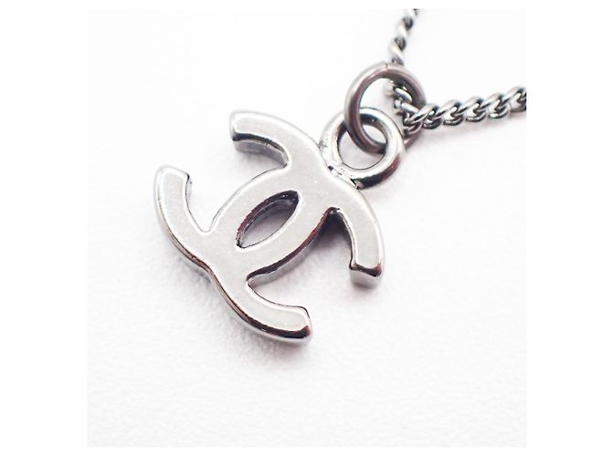 Chanel CC Flower Ladybug Placcato Argento e Acrilico - vista 7