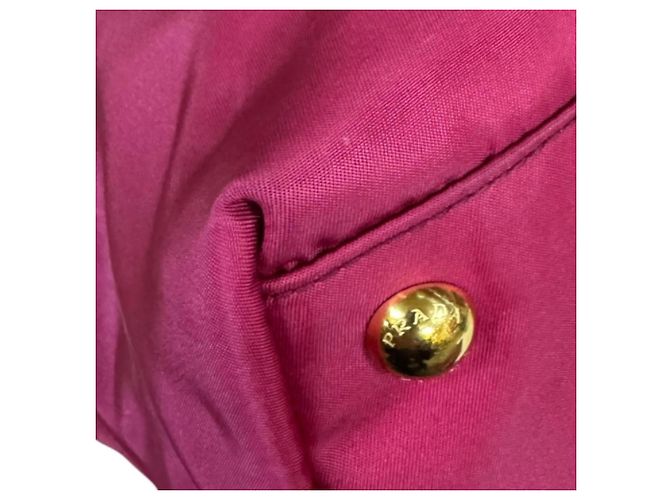 Borsa a tracolla Prada in nylon rosa - vista 9