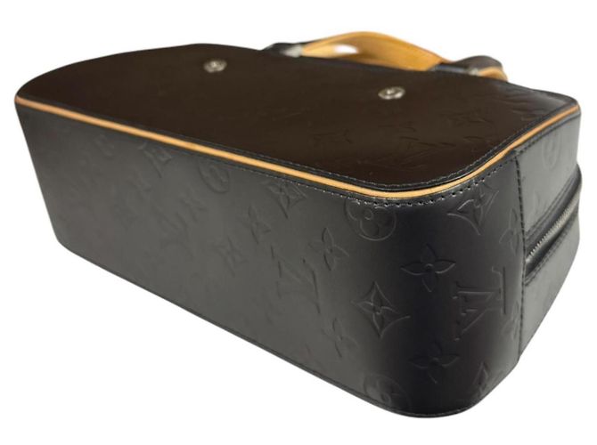 Borsa Louis Vuitton Shelton Monogram Mat Marrone Nero - vista 6