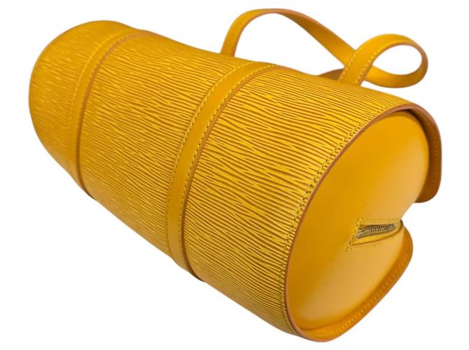 Borsa Louis Vuitton Soufflot Epi Giallo - vista 4