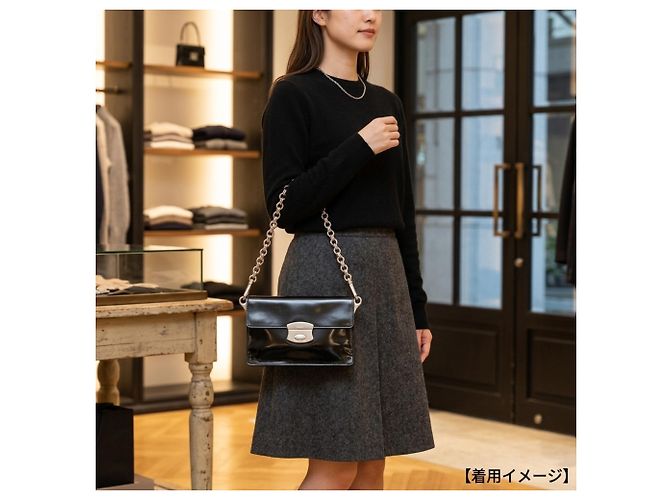 Borsa a tracolla in pelle smaltata Prada Nero - vista 14