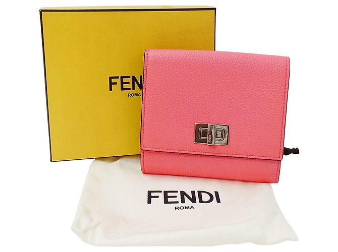 Portafoglio bi-fold da donna Fendi in pelle rosa - vista 5