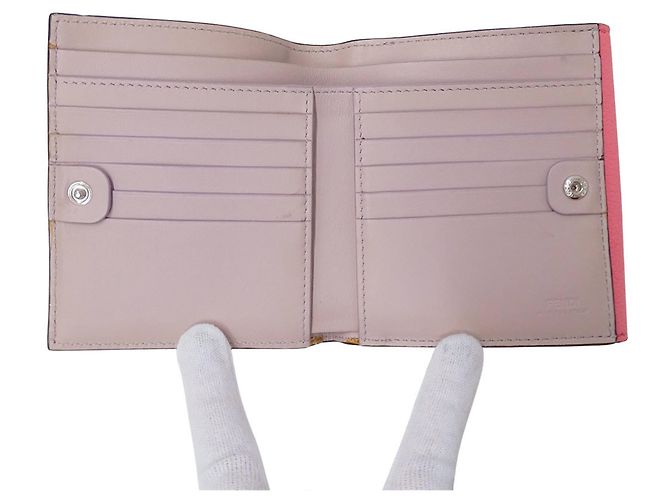 Portafoglio bi-fold da donna Fendi in pelle rosa - vista 6