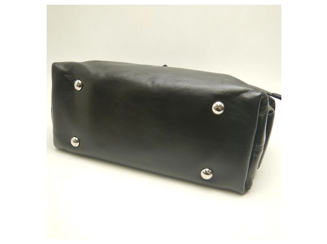 Borsa a tracolla Louis Vuitton LV Vibe Carryall Cargo PM Nero - vista 12