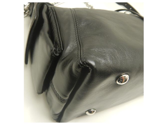 Borsa a tracolla Louis Vuitton LV Vibe Carryall Cargo PM Nero - vista 13