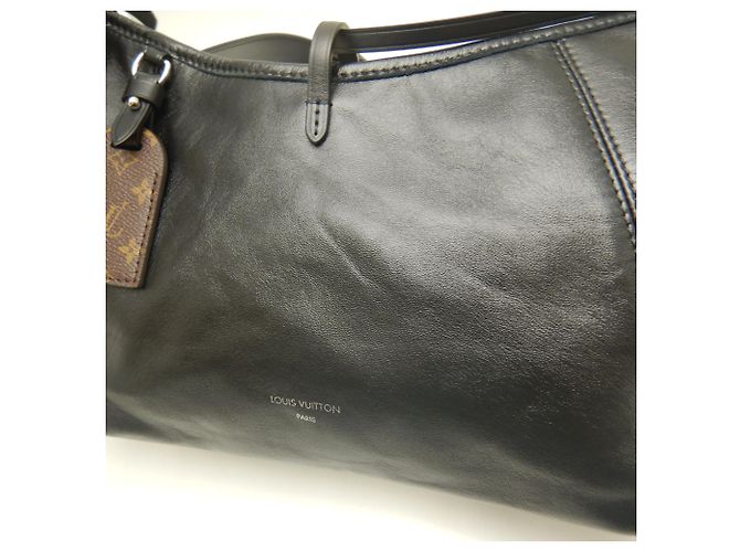 Borsa a tracolla Louis Vuitton LV Vibe Carryall Cargo PM Nero - vista 8