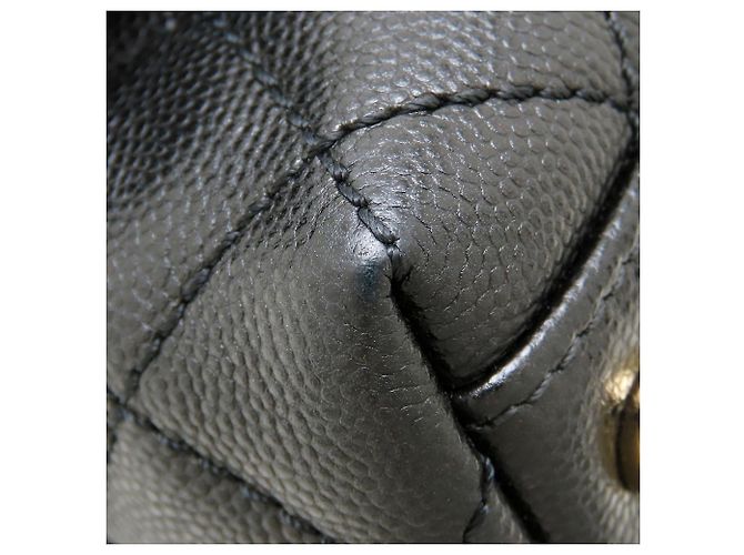 Sac à main Chanel Coco Handle 19 XXS Matelassé Noir - vue 23
