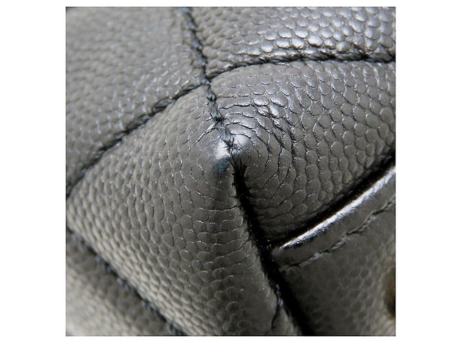 Sac à main Chanel Coco Handle 19 XXS Matelassé Noir - vue 24
