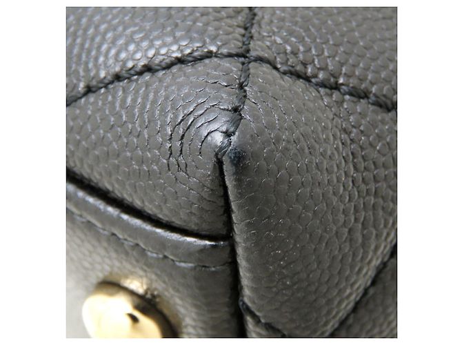 Sac à main Chanel Coco Handle 19 XXS Matelassé Noir - vue 25
