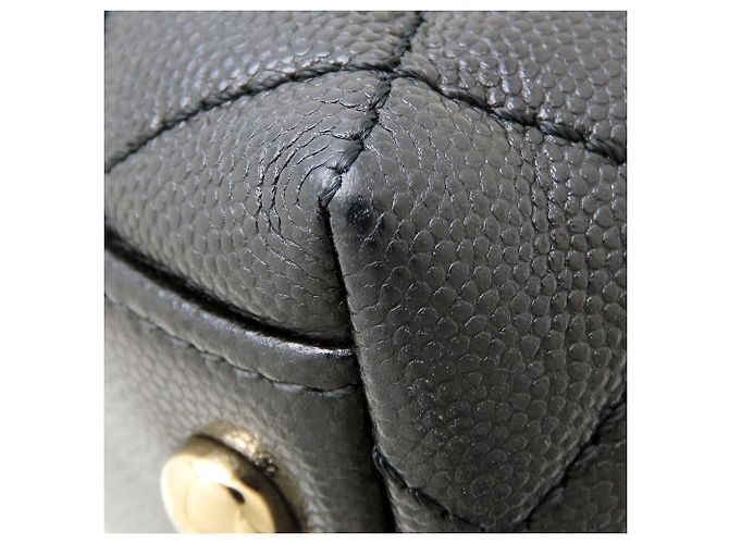 Sac à main Chanel Coco Handle 19 XXS Matelassé Noir - vue 26