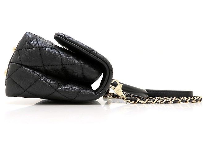 Sac à main Chanel Coco Handle 19 XXS Matelassé Noir - vue 3