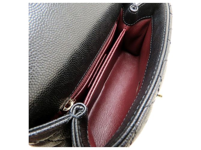 Sac à main Chanel Coco Handle 19 XXS Matelassé Noir - vue 6