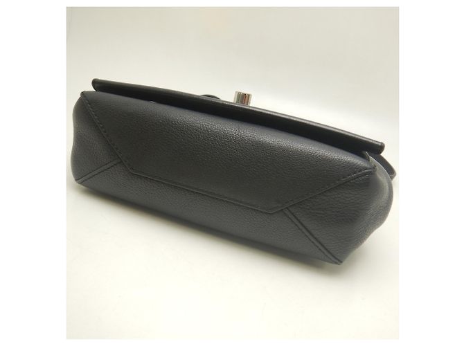 Borsa a tracolla Louis Vuitton Lockme 2 BB Nero - vista 10