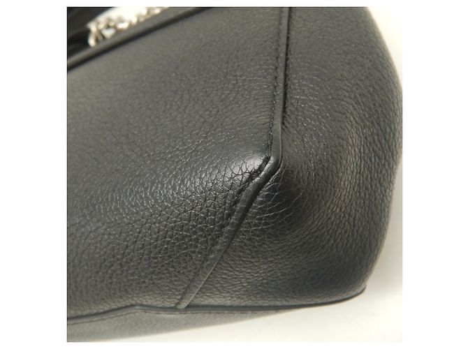 Borsa a tracolla Louis Vuitton Lockme 2 BB Nero - vista 17