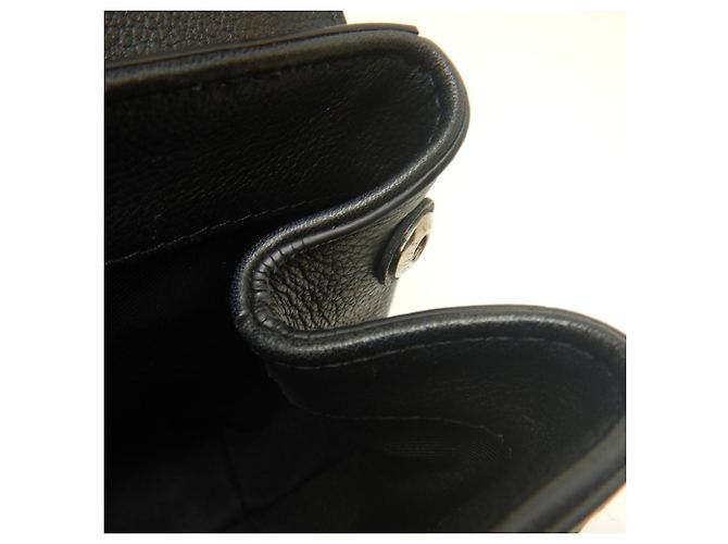 Borsa a tracolla Louis Vuitton Lockme 2 BB Nero - vista 21