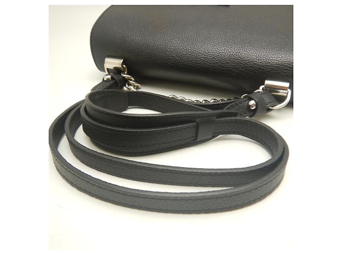 Borsa a tracolla Louis Vuitton Lockme 2 BB Nero - vista 7