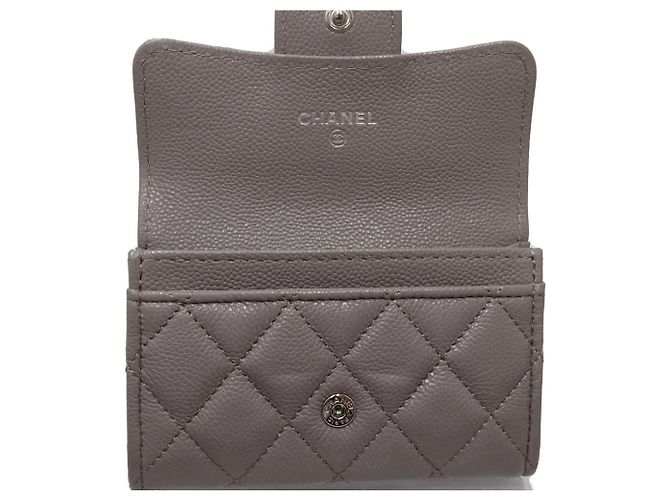 Timeless Tarjetero Chanel de piel de becerro granulada beige - vista 7