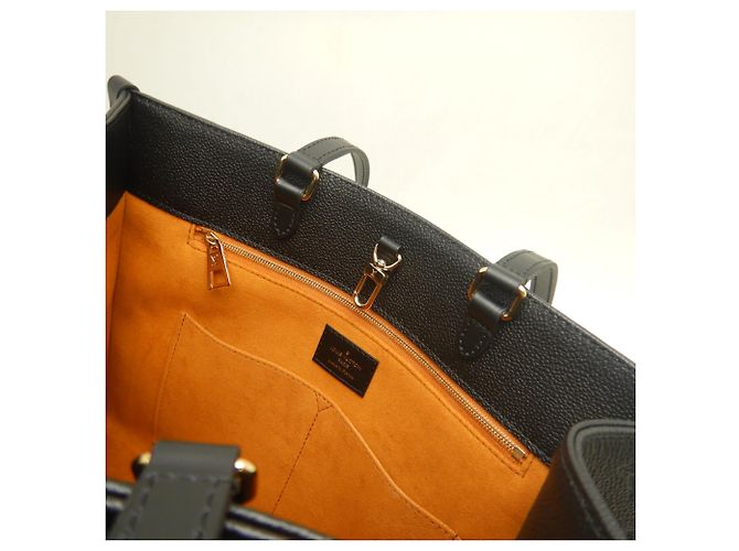 Borsa Tote Louis Vuitton OnTheGo MM Nero - vista 13