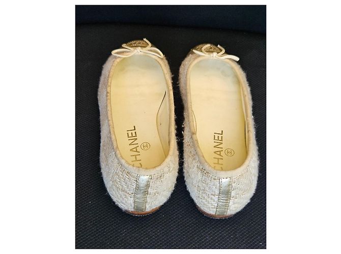 Ballerine Chanel in Tweed Beige D'oro - vista 15