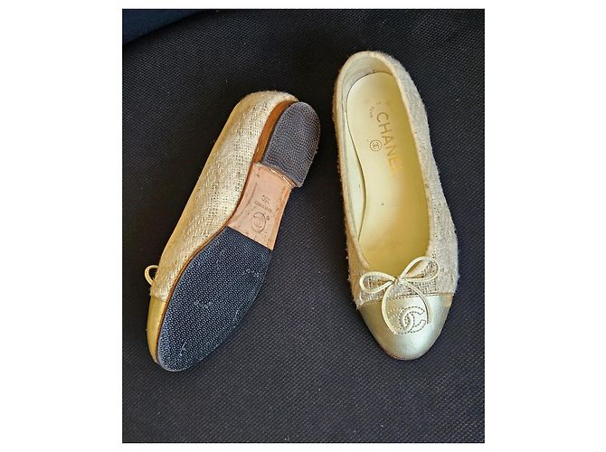 Ballerine Chanel in Tweed Beige D'oro - vista 18