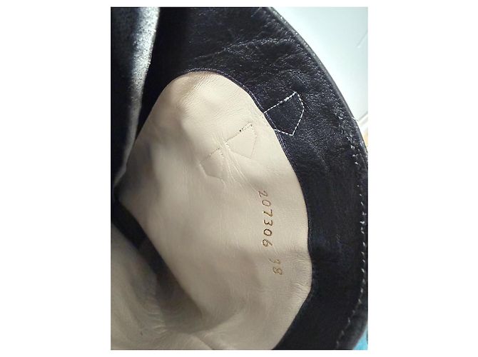 Stivali alti Chanel in pelle nera con logo CC dorato - vista 12