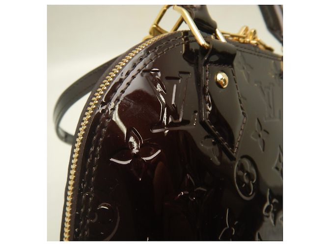 Borsa Louis Vuitton Vernis Alma BB Bordò - vista 11
