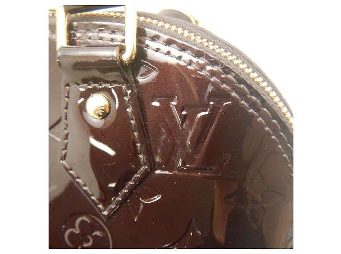 Borsa Louis Vuitton Vernis Alma BB Bordò - vista 12