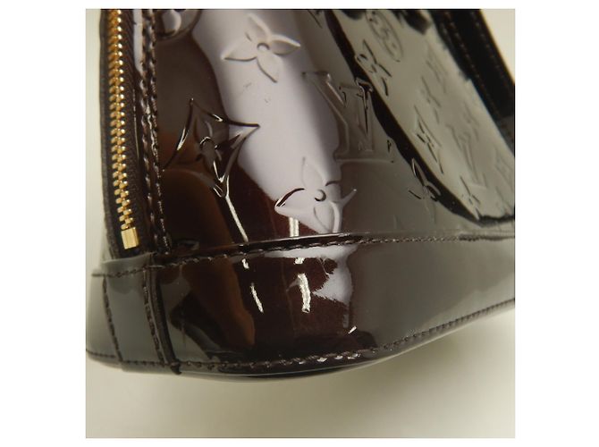 Borsa Louis Vuitton Vernis Alma BB Bordò - vista 13