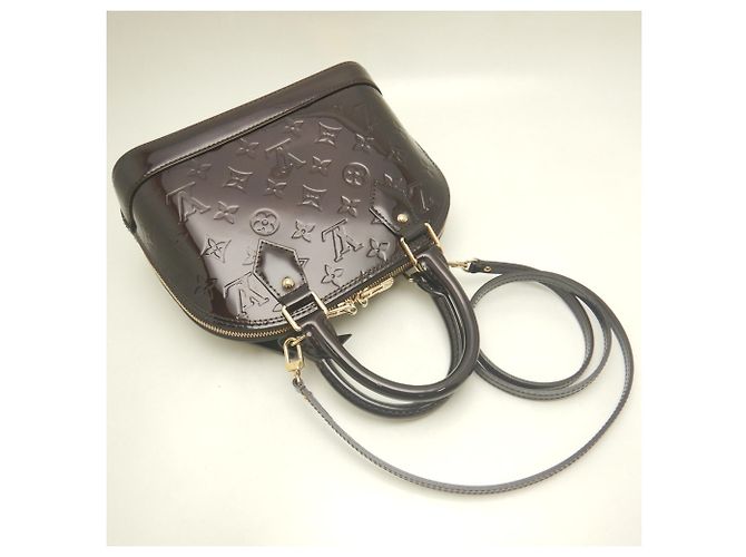 Borsa Louis Vuitton Vernis Alma BB Bordò - vista 3