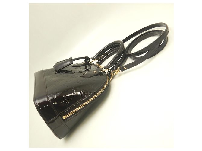 Borsa Louis Vuitton Vernis Alma BB Bordò - vista 4