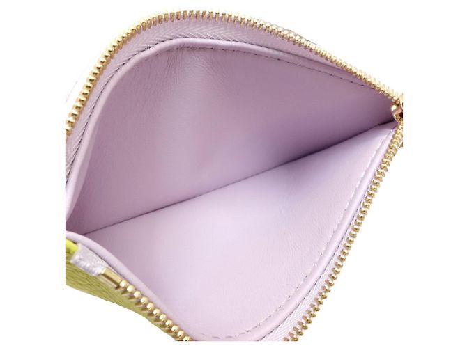 Cartera Louis Vuitton Tri-fold en Lemon Yellow Dorado - vista 7
