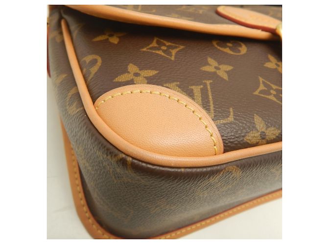 Borsa a tracolla Louis Vuitton Monogram Diane Marrone - vista 15