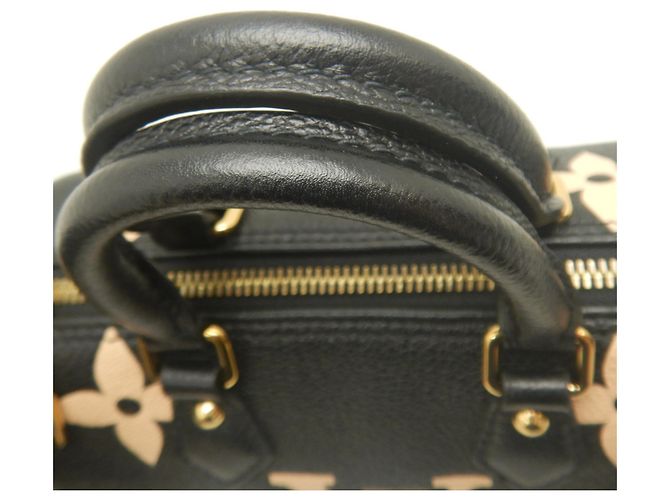 Borsa Louis Vuitton Bicolor Monogram Empreinte Papillon BB Nero - vista 8