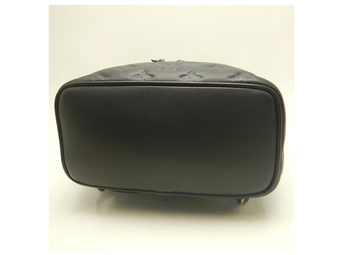Zaino Louis Vuitton Coussin PM Nero - vista 9