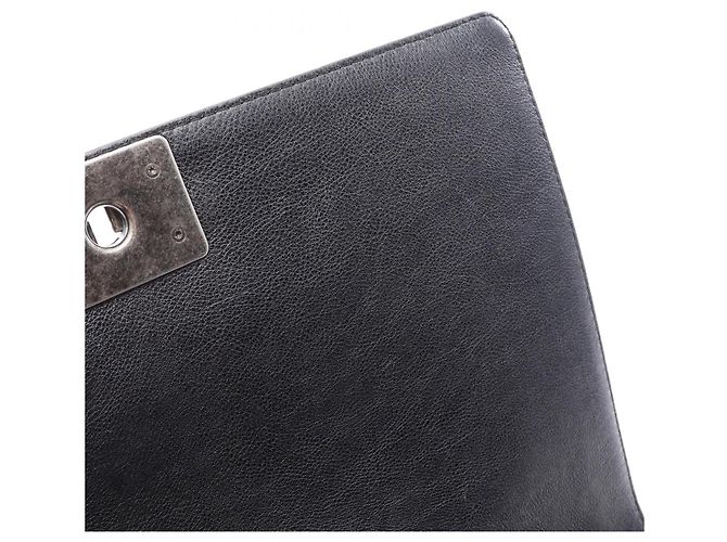 Borsa a tracolla Chanel Boy in pelle di vitello martellata nera Nero - vista 13