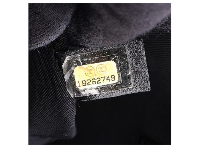 Borsa a tracolla Chanel Boy in pelle di vitello martellata nera Nero - vista 5